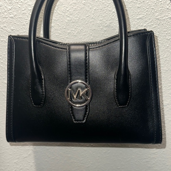 COPY - Michael Kors Black Handbag - Picture 1 of 3